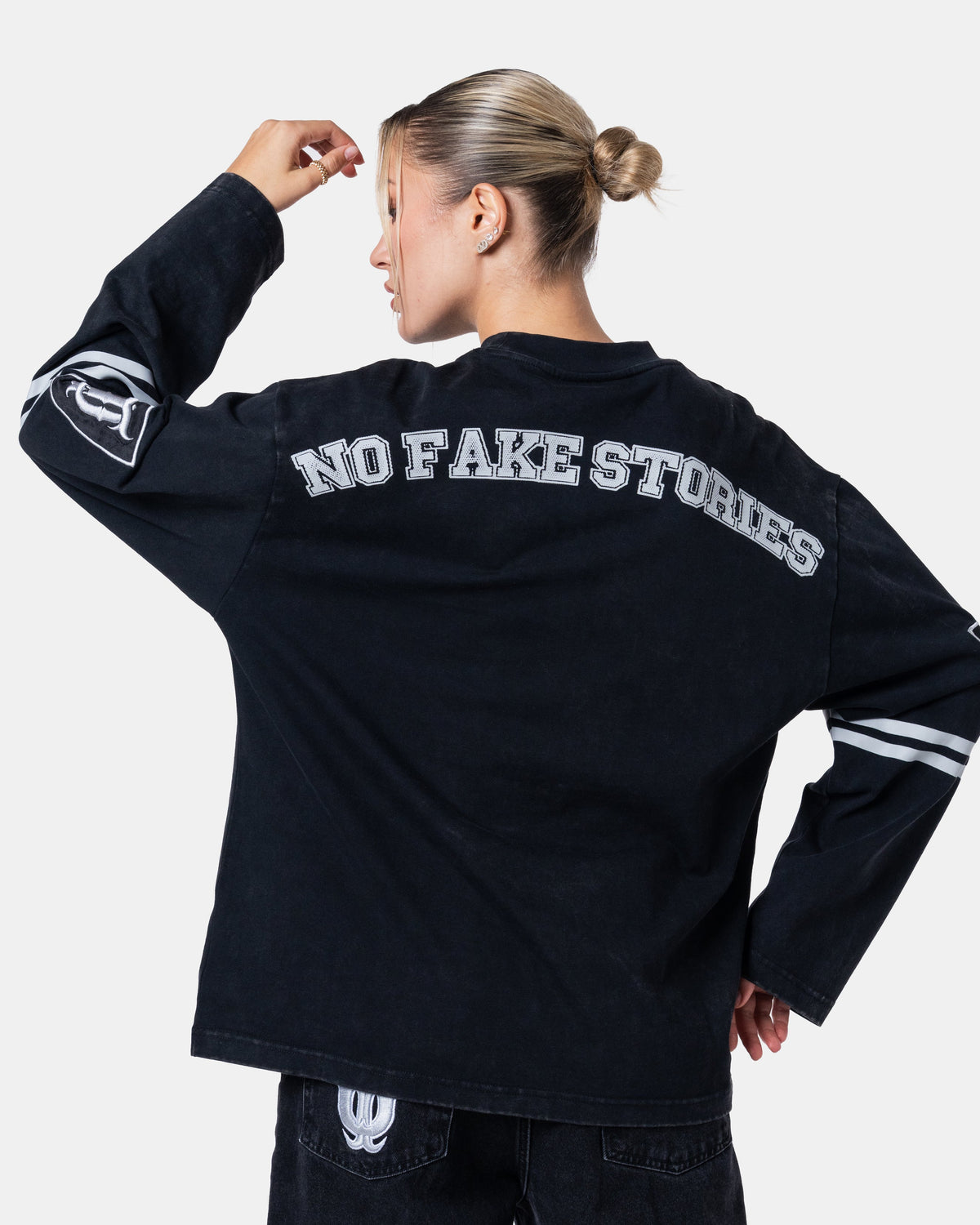 STAR LONGSLEEVE BLACK